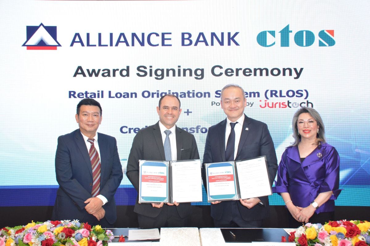 (Dari kiri) CEO CTOS Data Systems, Eric Chin; CEO CTOS Digital, Erick Hamburger; CEO Alliance Bank, Kellee Kam dan Ketua Pegawai Perbankan Pengguna Alliance Bank, Gan Pai Li.