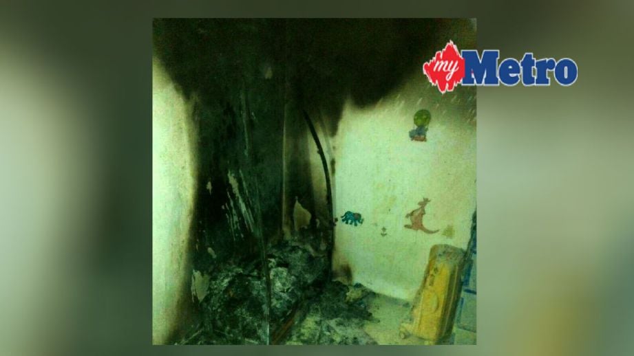 Almari pakaian yang terbakar di asrama. FOTO Ihsan Bomba