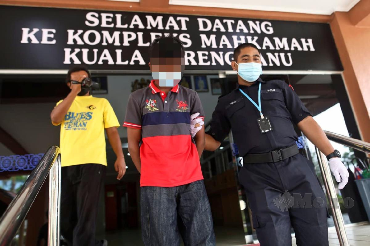 REMAJA lelaki mengaku tidak bersalah di Mahkamah Majistret Kuala Terengganu. FOTO GHAZALI KORI
