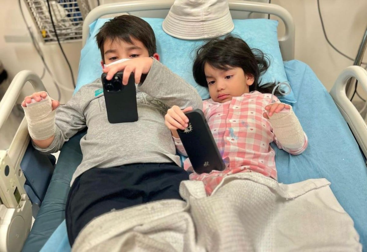 Anaqi dan Aryssa dirawat di wad hospital