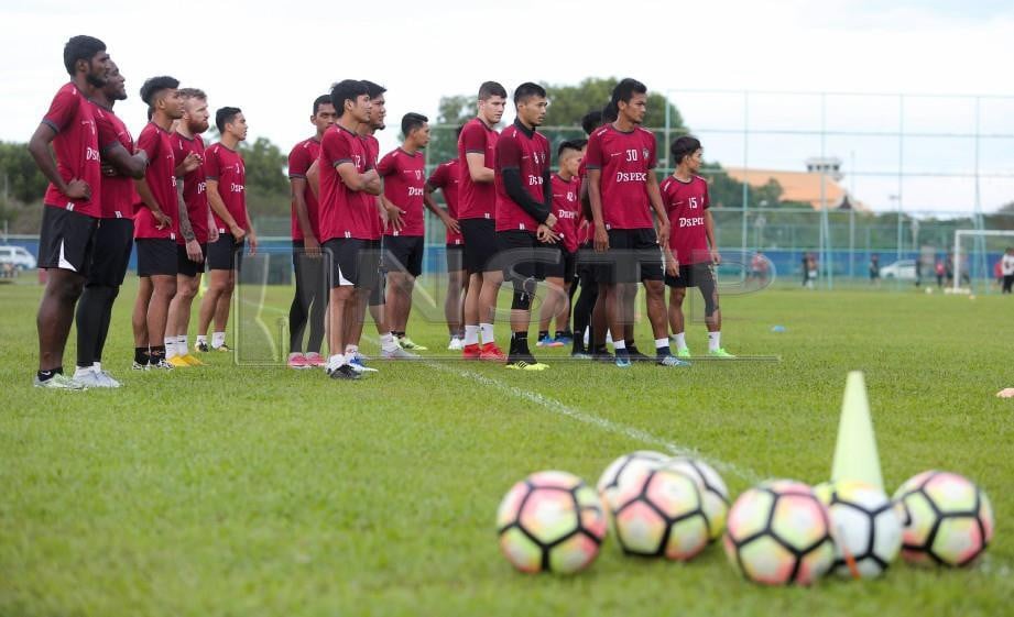 PEMAIN TFC jalani latihan persiapan menjelang perlawanan Akhir Piala Malaysia bertemu Perak. 
