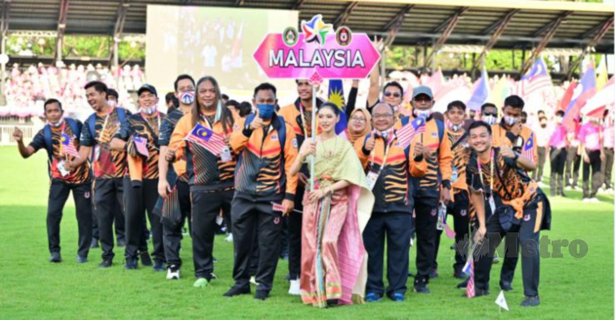 KONTINJEN Malaysia pada acara pembukaan Sukan Universiti Asean (AUG) 2022 di Ubon Ratchathani, Thailand.
