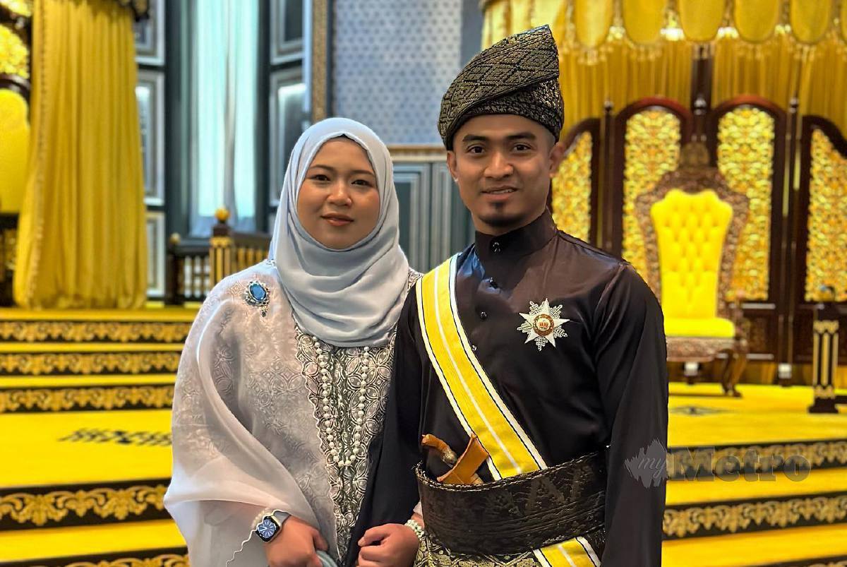 AZIZULHASNI bersama isteri, Athiah Ilyana Abd Samat selepas majlis pengurniaan pingat sempena Ulang Tahun Hari Keputeraan Sultan Terengganu, Sultan Mizan Zainal Abidin ke-62 yang berlangsung di Istana Syarqiyyah, Kuala Terengganu, semalam. FOTO FB AZIZULHASNI AWANG 