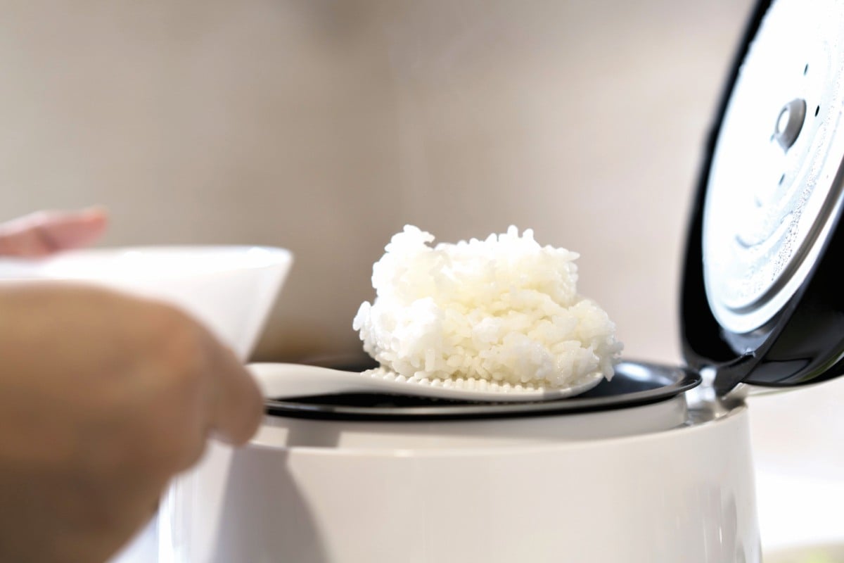TANAK nasi mudah tetapi boleh juga menjadi rumit apabila nasi menjadi mentah.