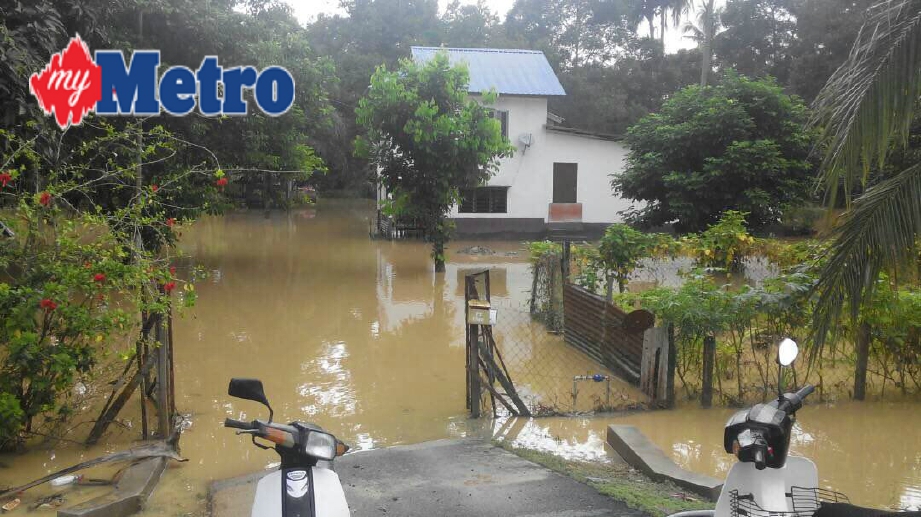 Antara rumah yang terjejas akibat banjir di Kampung Juntai, Simpang Durian, Jelebu. FOTO Abnor Hamizam Abd Manap