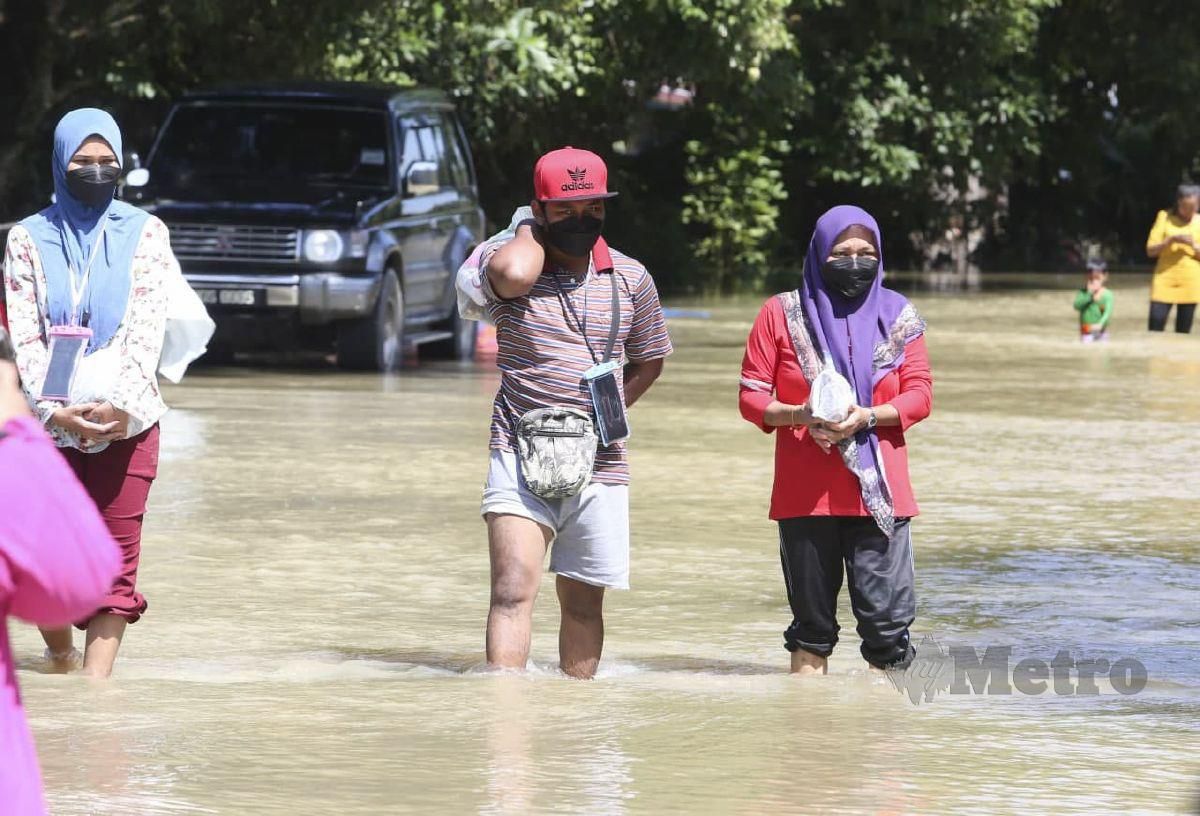 SEKITAR keadaan banjir di Kelantan. FOTO NIK ABDULLAH NIK OMAR. 