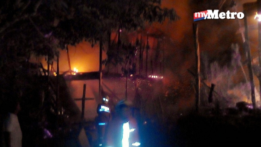 KEADAAN rumah yang terbakar. FOTO ihsan bomba