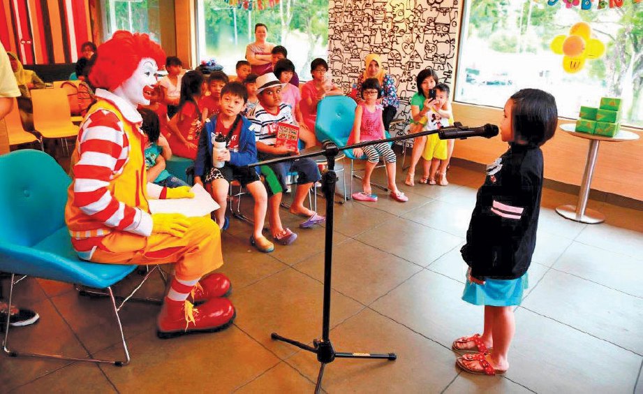 PELBAGAI aksi peserta pertandingan Mari Bercerita anjuran McDonald’s Malaysia pada tahun lalu.