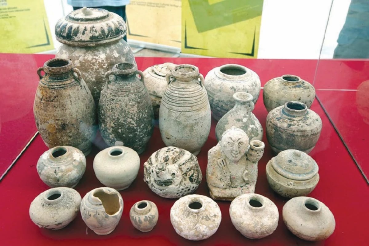 ANTARA artifak yang dipamerkan di Galeri Arkeologi Lenggong. 