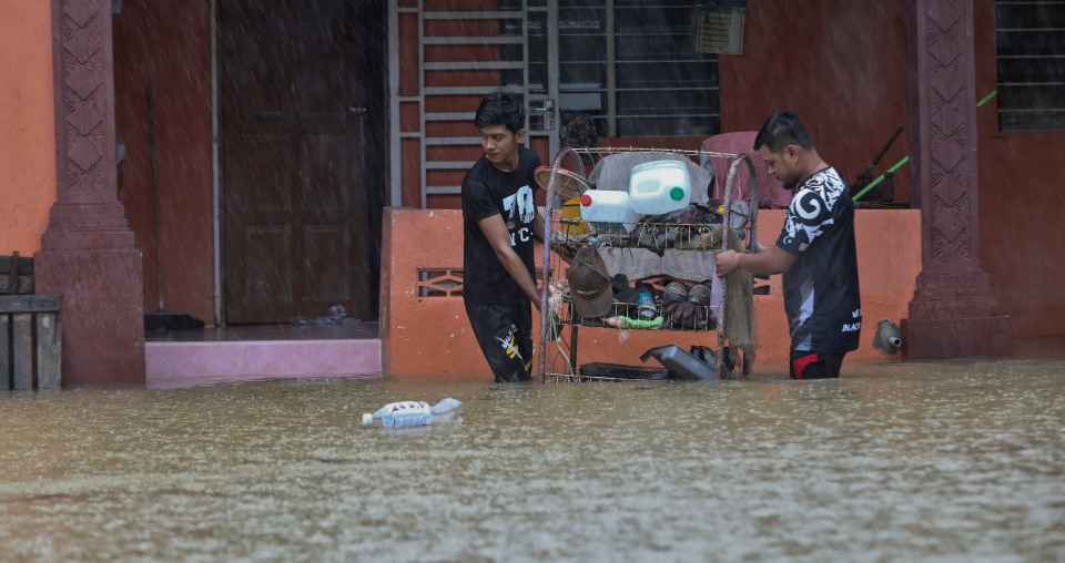 Banjir di Hulu Terengganu, Dungun semakin buruk | Harian Metro