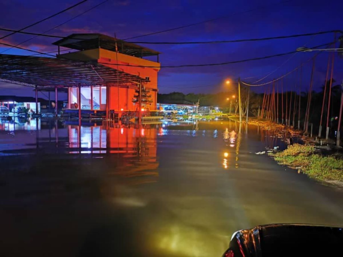 KEADAAN sekitar Sabak Bernam dan Kuala Selangor yang mengalami fenomena air pasang besar. FOTO IHSAN UPBN SELANGOR
