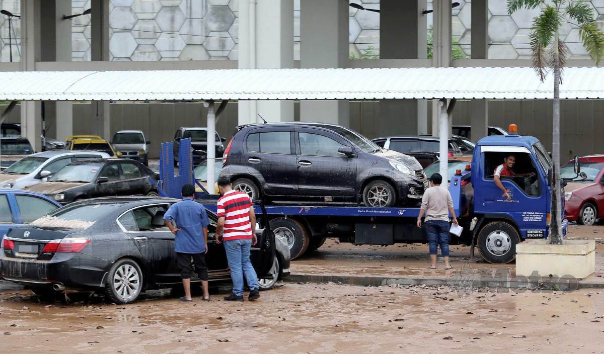 RAMAI rakyat Malaysia masih kurang perlindungan insurans dan mempunyai kesedaran yang rendah terhadap kepentingan insurans banjir. FOTO Arkib NSTP