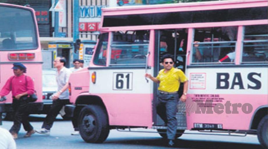 BAS mini yang menjadi pengangkutan ikonik pada 70-an hingga 90-an. FOTO Ihsan Pembaca.