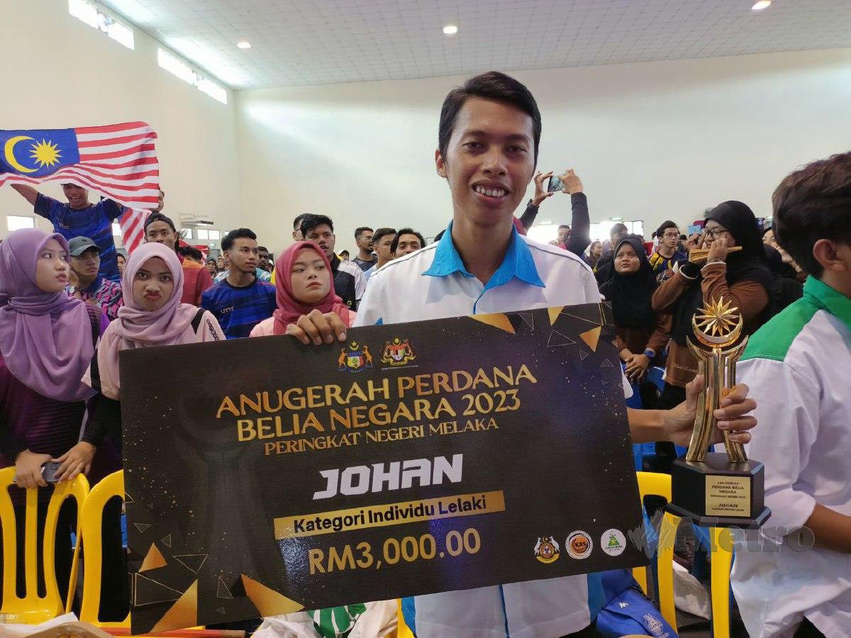 MUHAMMAD Piza dari muncul johan Anugerah Perdana Belia Negeri Melaka 2023 bagi kategori lelaki. FOTO Nazri Abu Bakar