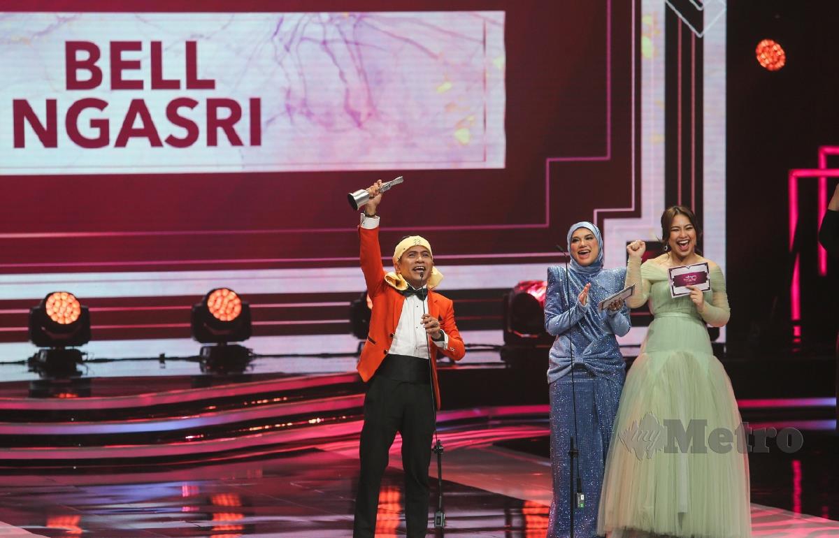Bell Ngasri memenangi Anugerah Bintang Paling Popular. FOTO NSTP