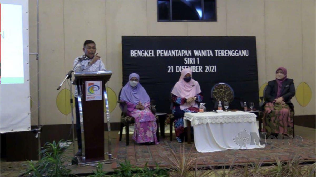 Hanafiah ketika Bengkel Pemantapan Wanita Terengganu. FOTO ZATUL IFFAH ZOLKIPLY
