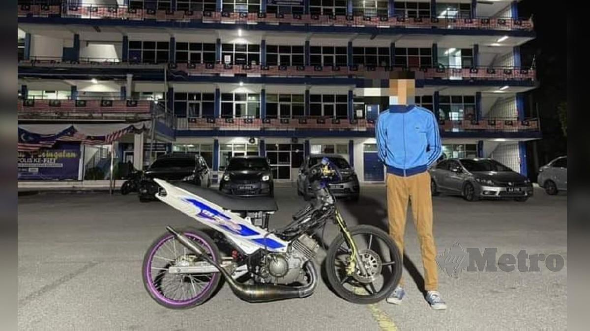 PENUNGGANG motosikal berusia 18 tahun yang tular di laman sosial ditahan polis. FOTO ihsan polis