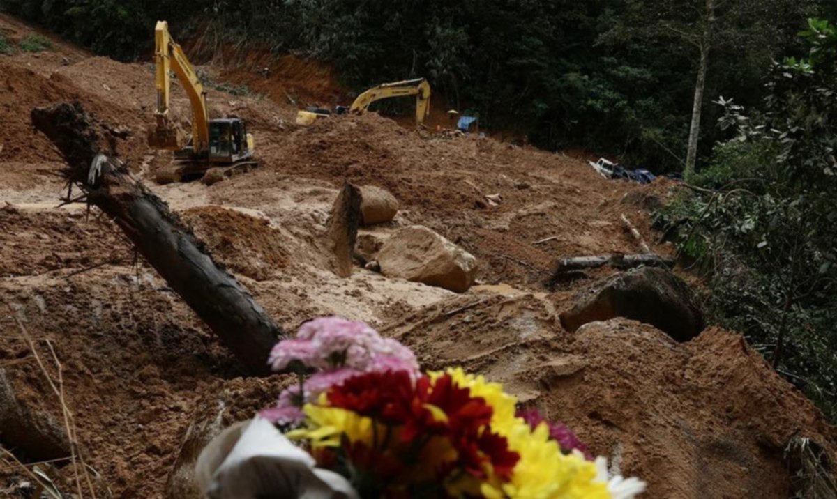 TRAGEDI tanah runtuh di Batang Kali pada 16 Disember 2022. FOTO Bernama