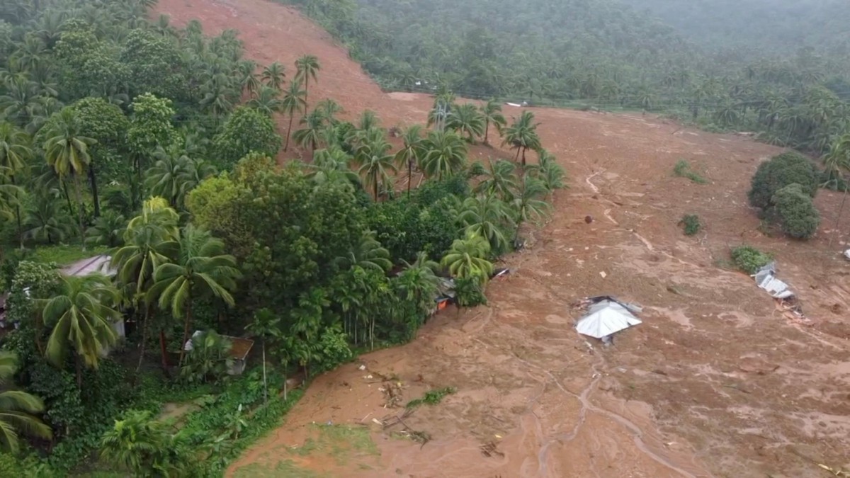 FOTO pada 11 April lalu menunjukkan tanah runtuh susulan ribut tropika berkenaan. FOTO Reuters