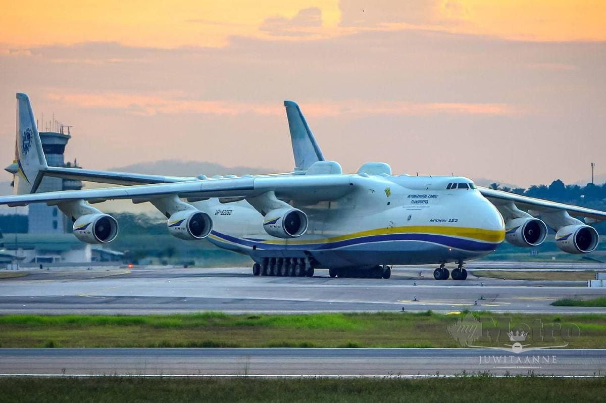 Pesawat terbesar di dunia Antonov An-225 yang mendarat di KLIA pada April 2018 antara koleksi kegemaran Wan Amiruddin Wan Khairuzaman.