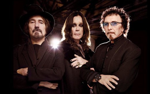 OSBOURNE (tengah), Iommi (kanan) dan Butler kekal legenda muzik rock sepanjang zaman.