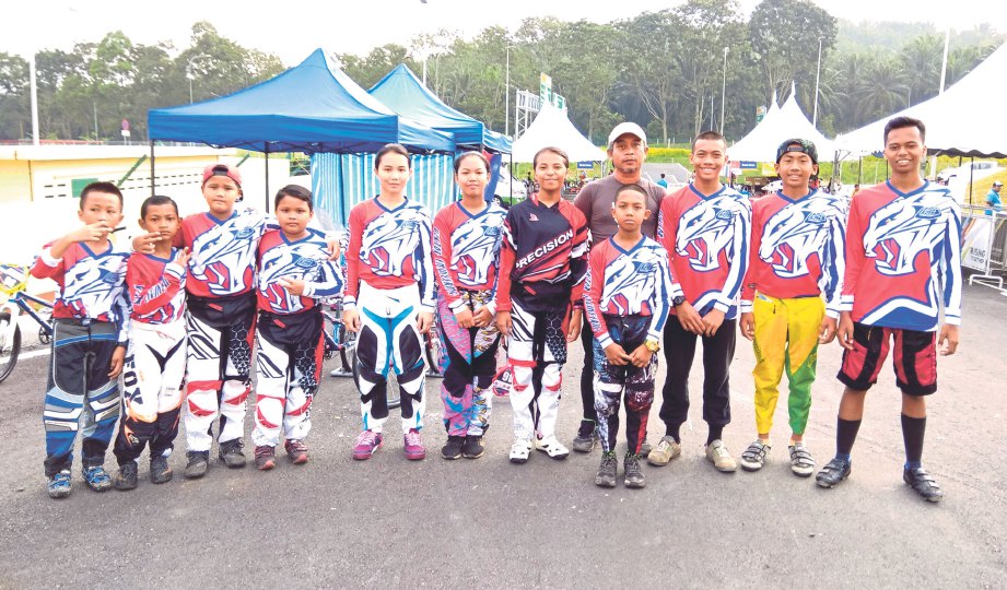 MENGGILAP bakat muda untuk mewakili Johor ke peringkat nasional.