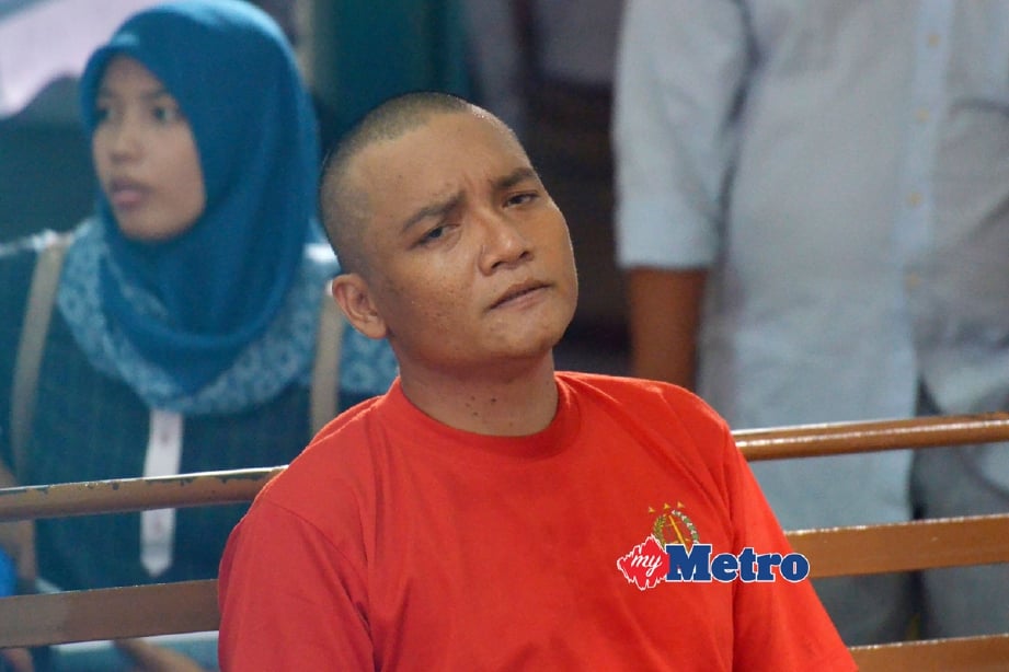 Benjy ketika perbicaraan menjatuhkan hukuman terhadapnya kerana memiliki 4.5 gram methamphetamine di Mahkamah Daerah Medan, hari ini. - Foto AFP 