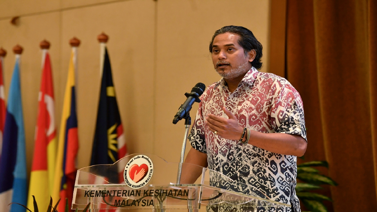 KHAIRY Jamaluddin berucap pada Majlis Pelancaran Hari Pendengaran Sedunia Peringkat Kebangsaan 2022 di Hospital Serdang. FOTO BERNAMA