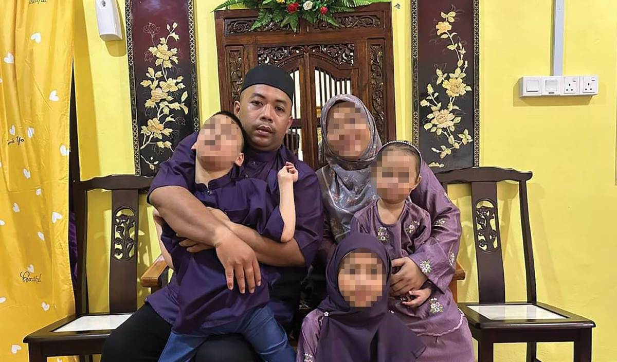 MUHAMMMAD Nur Hadith bersama isterinya dan tiga anak ketika menyambut Aidilfitri pada Rabu lalu.