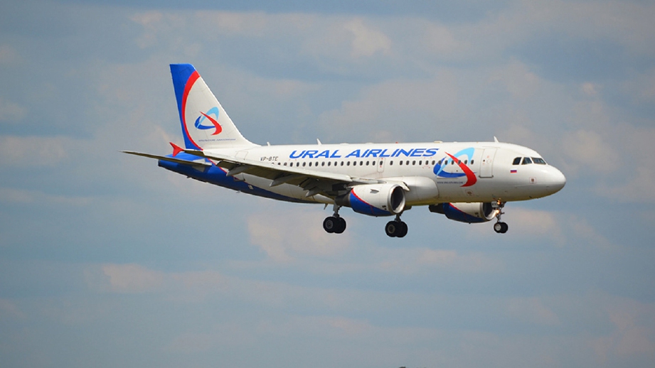 PESAWAT Ural Airlines dalam penerbangan dari Bahrain ke Moscow, Russia.