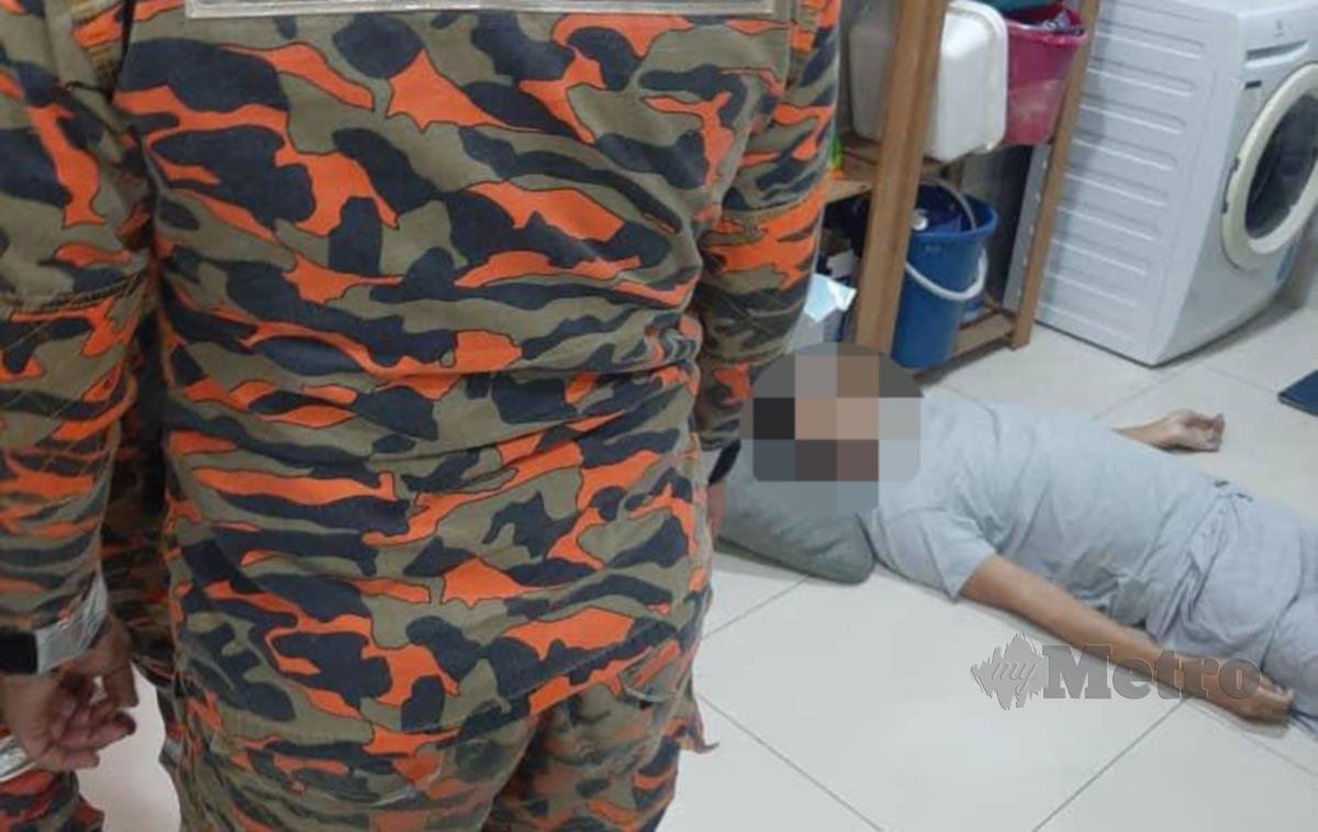 Seorang lelaki ditemukan meninggal dunia diri dalam tandas berkunci. FOTO IHSAN JBPM Selangor.