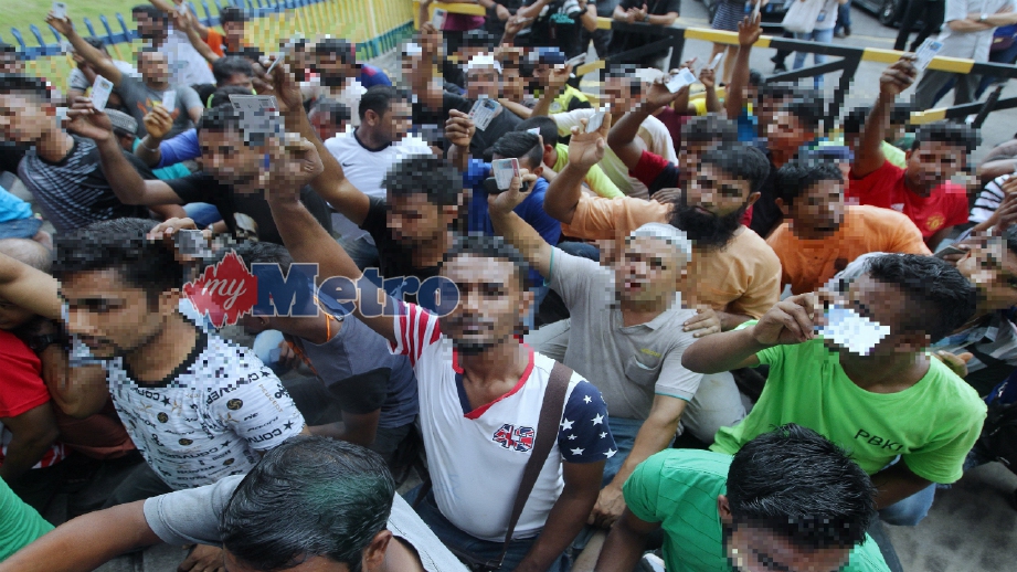 SEBAHAGIAN warga asing yang ditahan atas pelbagai kesalahan. FOTO Aswadi Alias.