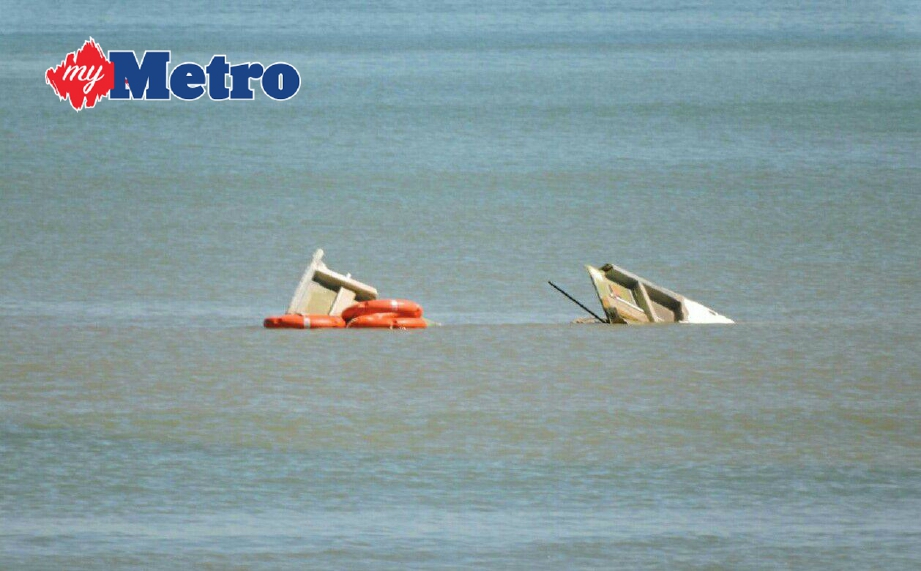 Rangka bot katamaran yang disiasat polis yang ditemui di perairan Membakut, Beaufort.