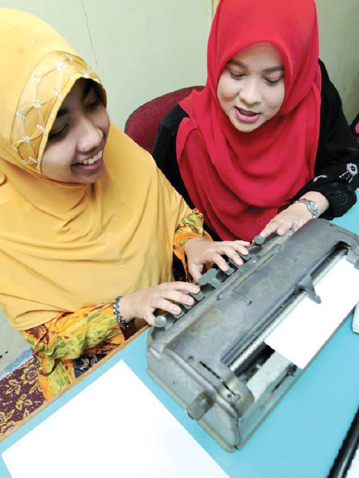 Baca Quran Tanpa Wudhu / Hukum Membaca Alquran Dengan Bahasa Indonesia