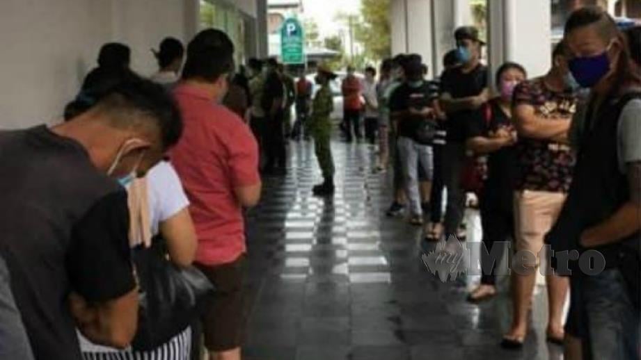Polis kawal BSN di Kuching  Harian Metro