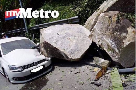 Kereta yang rosak dihempap batu. FOTO ihsan pembaca
