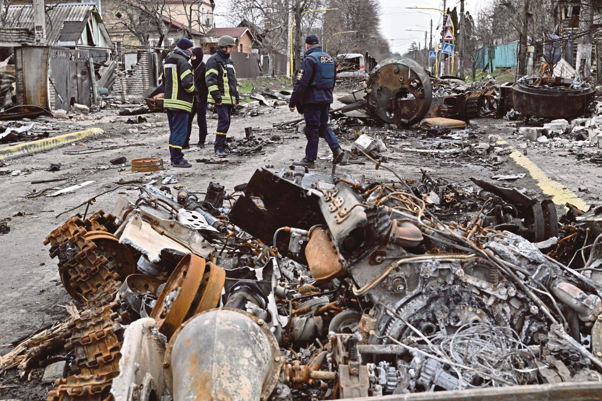 KEMUSNAHAN di bandar Bucha, di luar Kyiv, Ukraine. FOTO AFP 