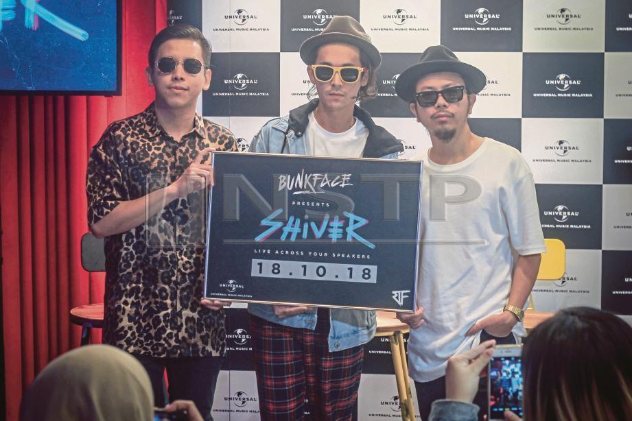 BUNKFACE pada pelancaran single bahasa Inggeris, Shiver Bunkface di Universal Music Malaysia, Pataling Jaya. -Foto ASWADI ALIAS.