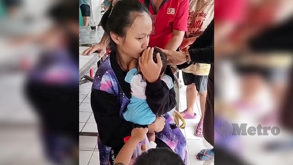 TANGKAP layar video bayi meninggal dunia di perhentian bas yang tular di media sosial. FOTO tular 