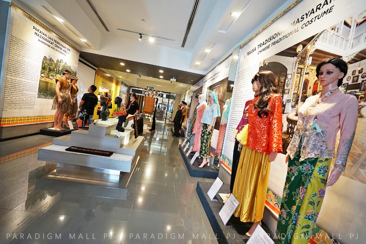 ANTARA pameran busana menarik yang dipamerkan di Pameran Warna Warni Busana Malaysia. FOTO Facebook Paradigm Mall Petaling Jaya 