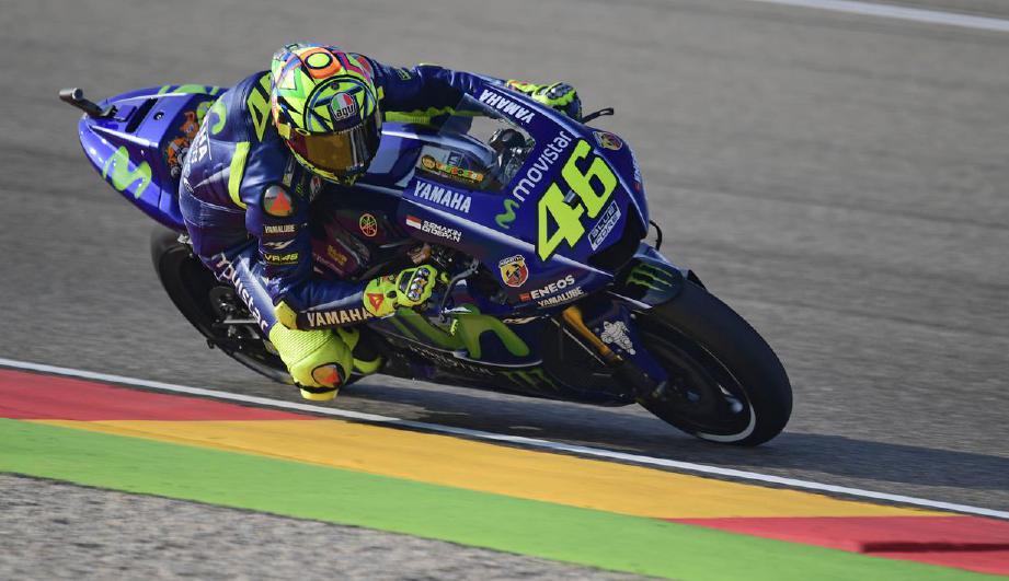 VALENTINO Rossi menyambung kontrak lanjutan bersama Yamaha hari ini. - Foto AFP