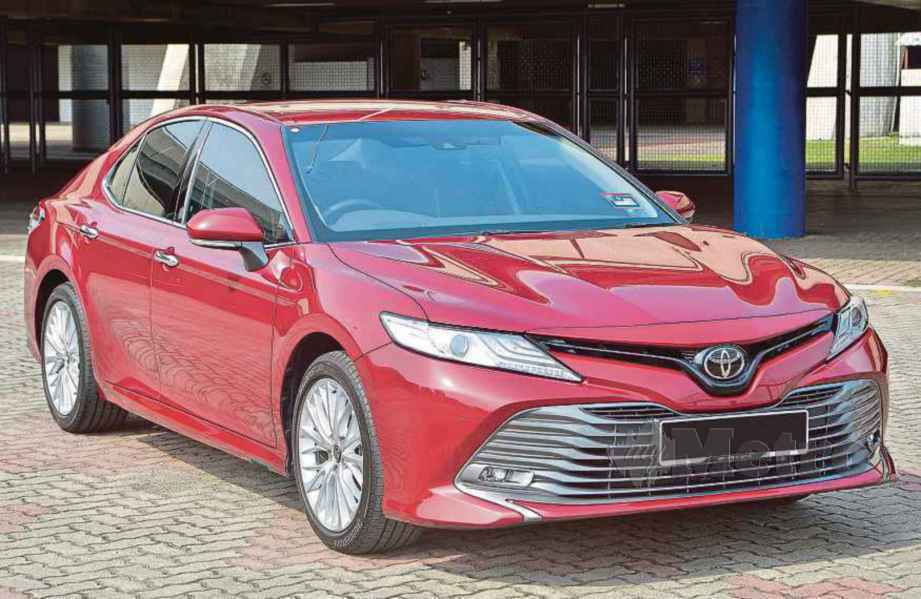 REKAAN Camry tampil berbeza.