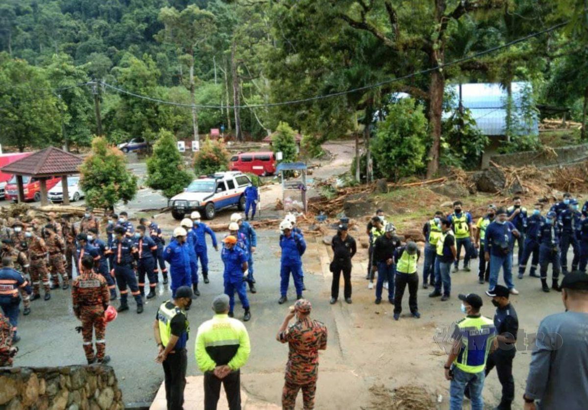 TAKLIMAT operasi membabitkan pelbagai agensi untuk pencarian dua mangsa dalam kejadian kepala air di Yan diteruskan hari ketiga. FOTO ihsan bomba