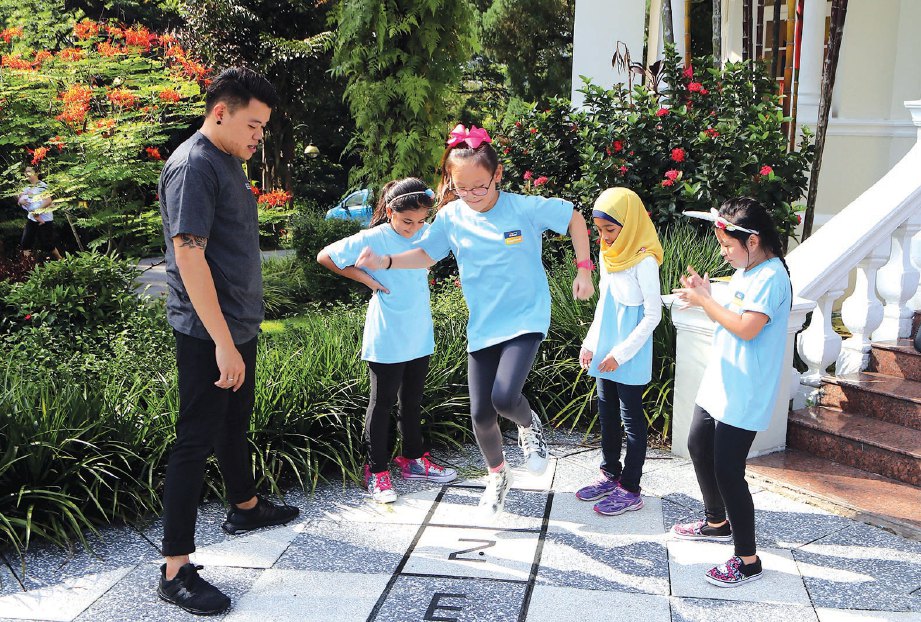 PAMERAN Jalan Merdeka turut menyediakan pelbagai aktiviti membabitkan kanak-kanak bagi menyemai semangat cintakan negara kepada golongan itu.
