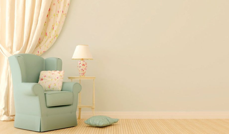 WARNA cat dinding diinspirasi daripada kerusi yang menggunakan fabrik upholsteri biru muda.