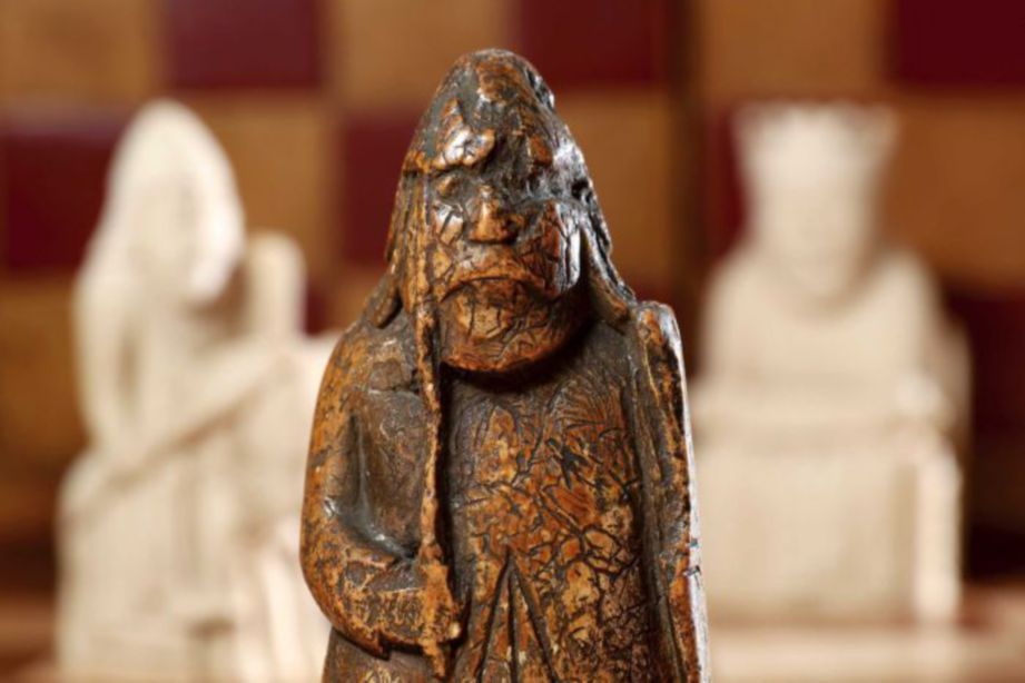 BUAH catur berusia 900 tahun antara artifak terbaik pada zaman Viking. FOTO Agensi