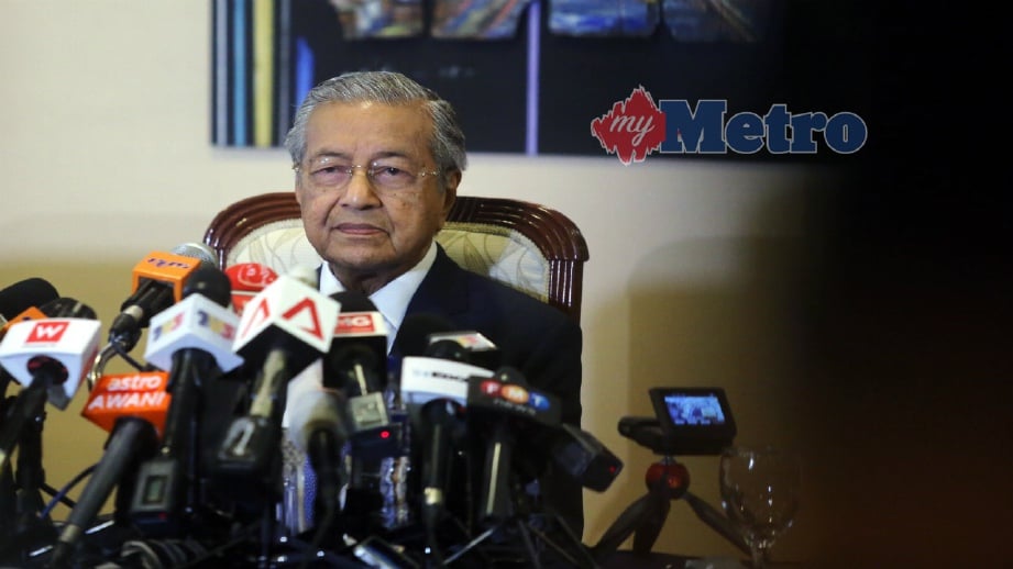 DR Mahathir ketika sidang media di Yayasan Kepimpinan Perdana, Putrajaya, hari ini. FOTO Mohd Fadli Hamzah