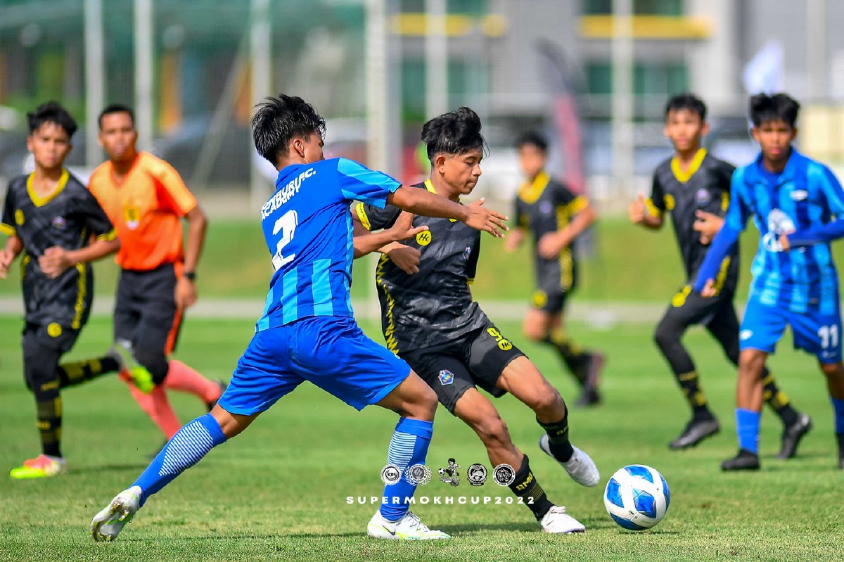 ANTARA aksi AMD Panthers menentang Chonburi FC. FOTO NFDP