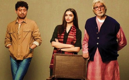 PELAKON filem Piku (dari kiri) Nawazuddin Siddiqui, Deepika Padukone dan Amitabh Bachchan.