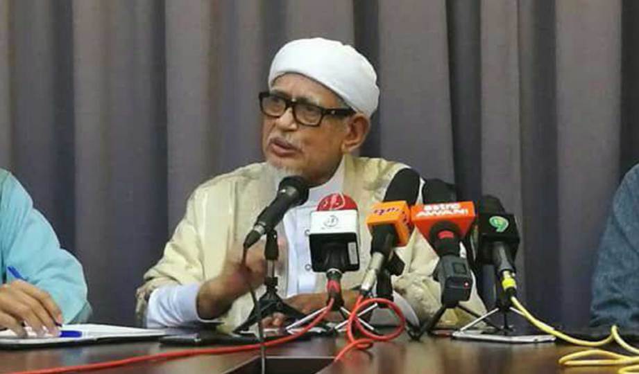 ABDUL Hadi pada sidang media di Kampung Rusila, Marang. FOTO Ihsan PAS Parlimen Marang